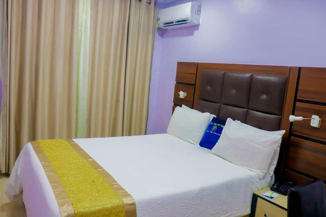 Golden Tulip Hotel- Evergreen Port Harcourt Exterior foto