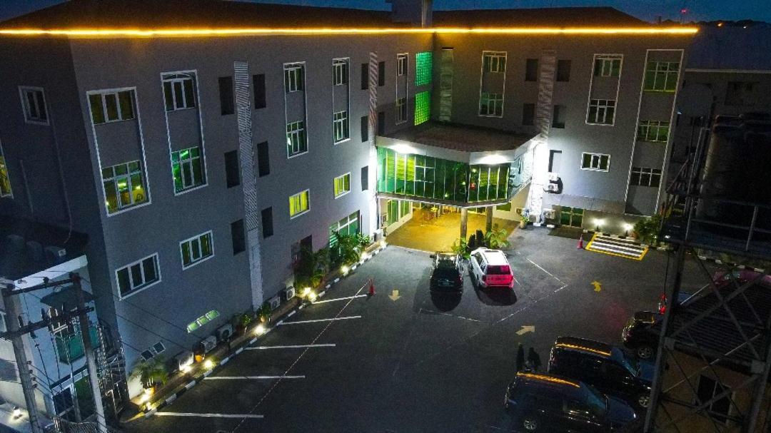 Golden Tulip Hotel- Evergreen Port Harcourt Exterior foto